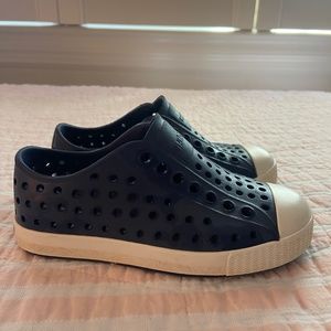 Native Jefferson, Navy, C9